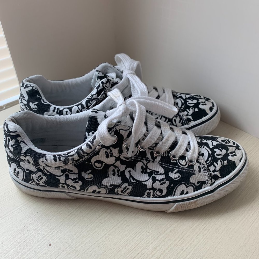 Disney Mickey Mouse Black and White Canvas Sneakers Size 8